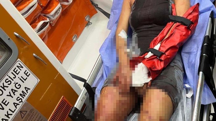 Eşini sokak ortasında sopayla darbettiği iddia edilen sanığa 19 yıl hapis